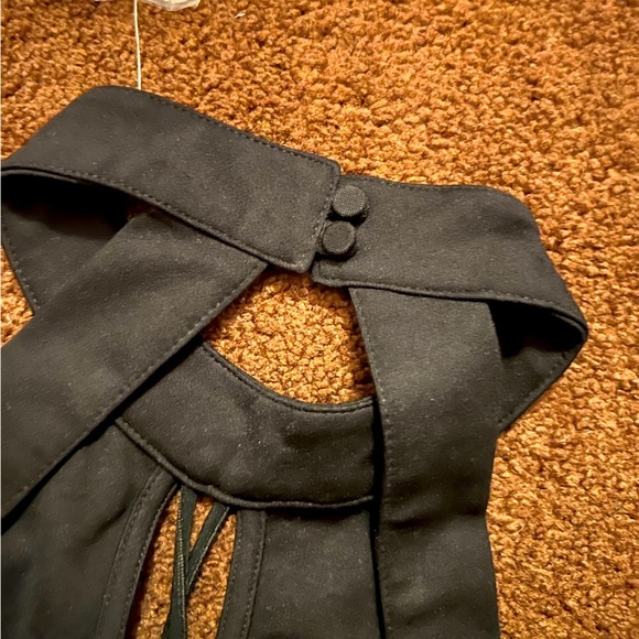 Tobi Criss Cross Halter Black Crop Top-NWT - Picture 2 of 7